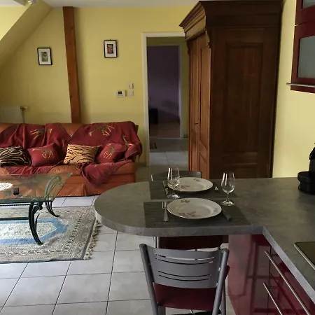Les Menetriers Apartment