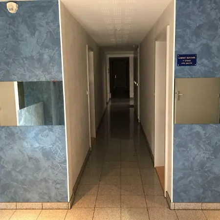 Les Menetriers Apartment