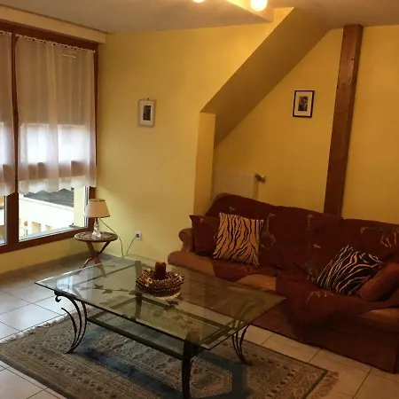 Les Menetriers Apartment *